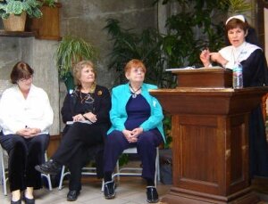 On the panel with Gay Kinman, Marilyn Meredith and “Sister” Sue McGinty.